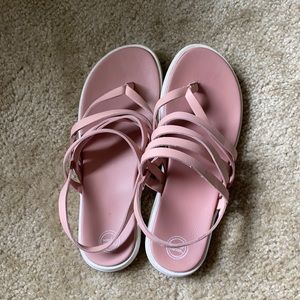 Light pink strappy flip flop